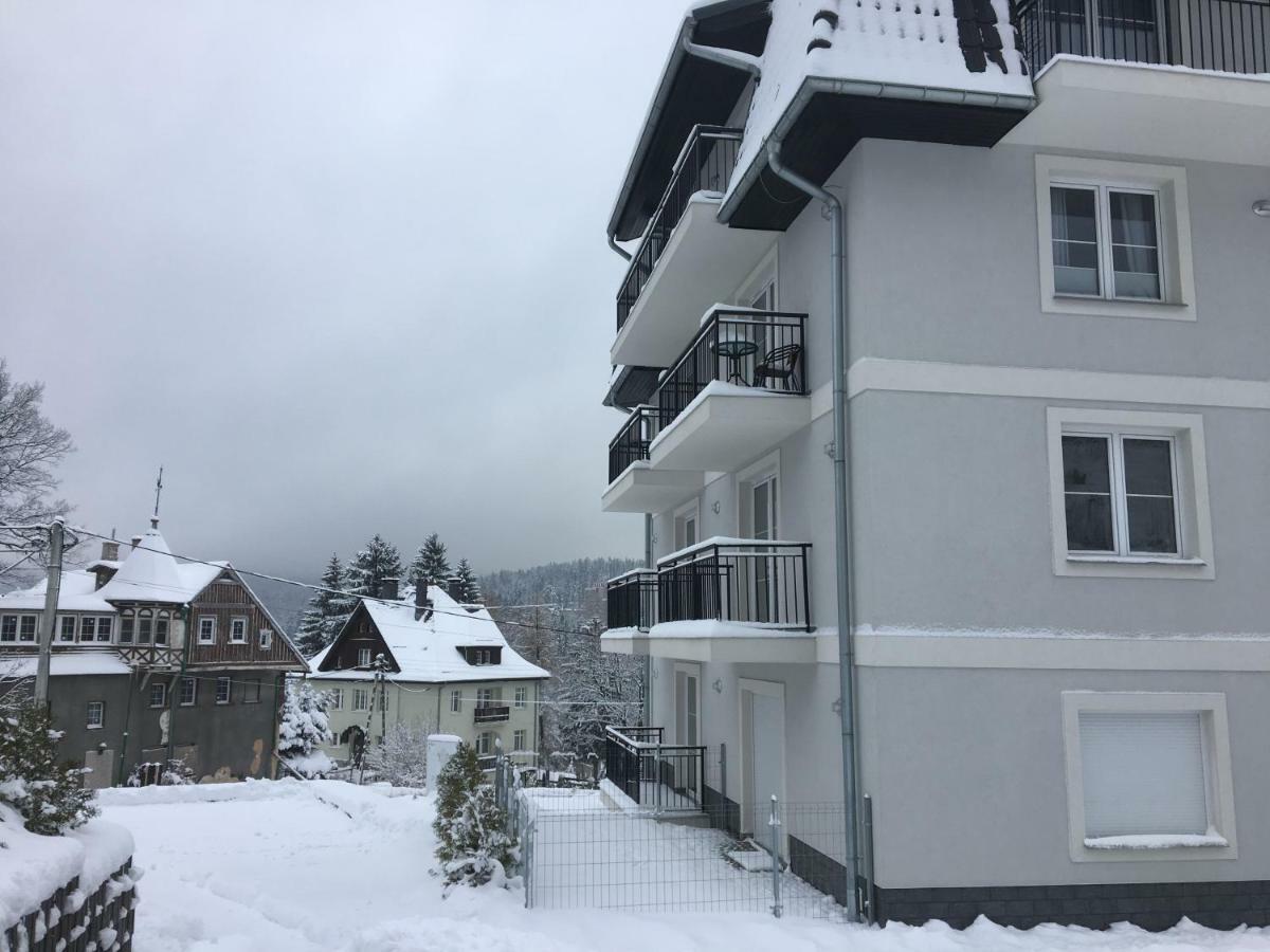 Nr 5 Apartment *